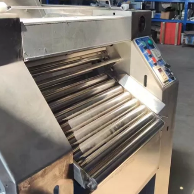 Rollen af ​​ekstrudering i moderne dejformmaskiner